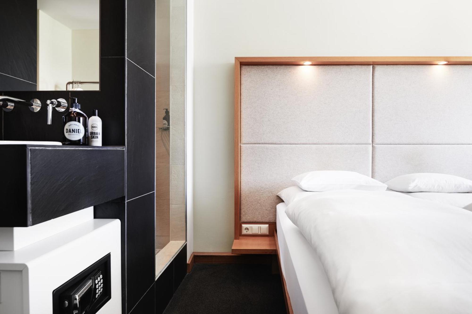 Double Room,1619166402:JPEG